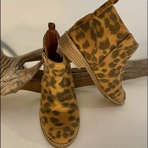 Old Navy - Kids - Animal Print Boots - Size 2